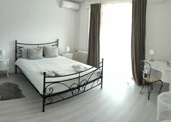 Apartment 51 - Bright, Spacious, Lux 1 Bedroom In The City Center - Stari Grad