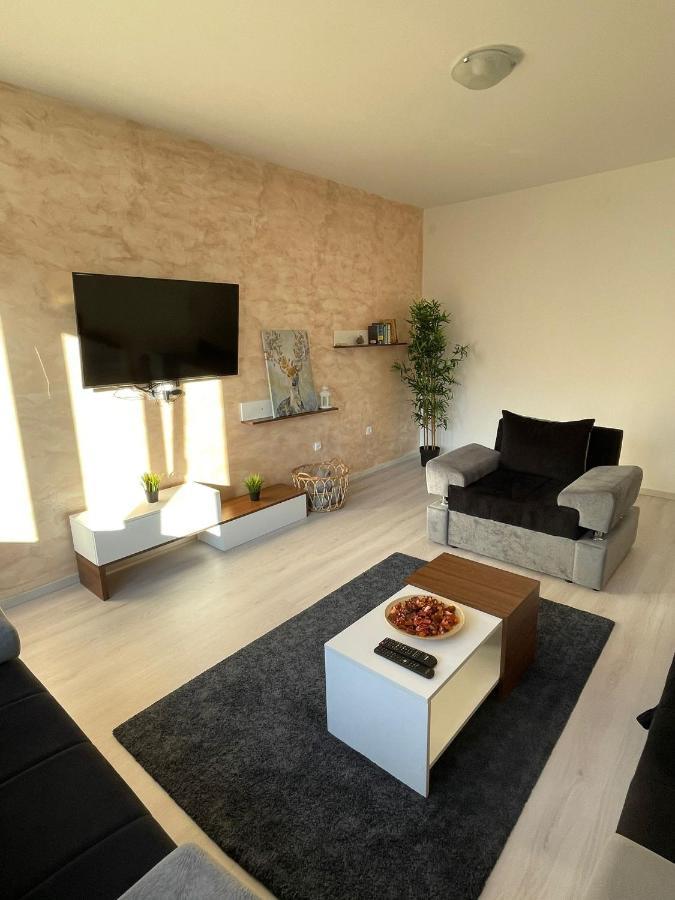 51 - Bright, Spacious, Lux 1 Bedroom In The Center - Stari Grad Apartment *