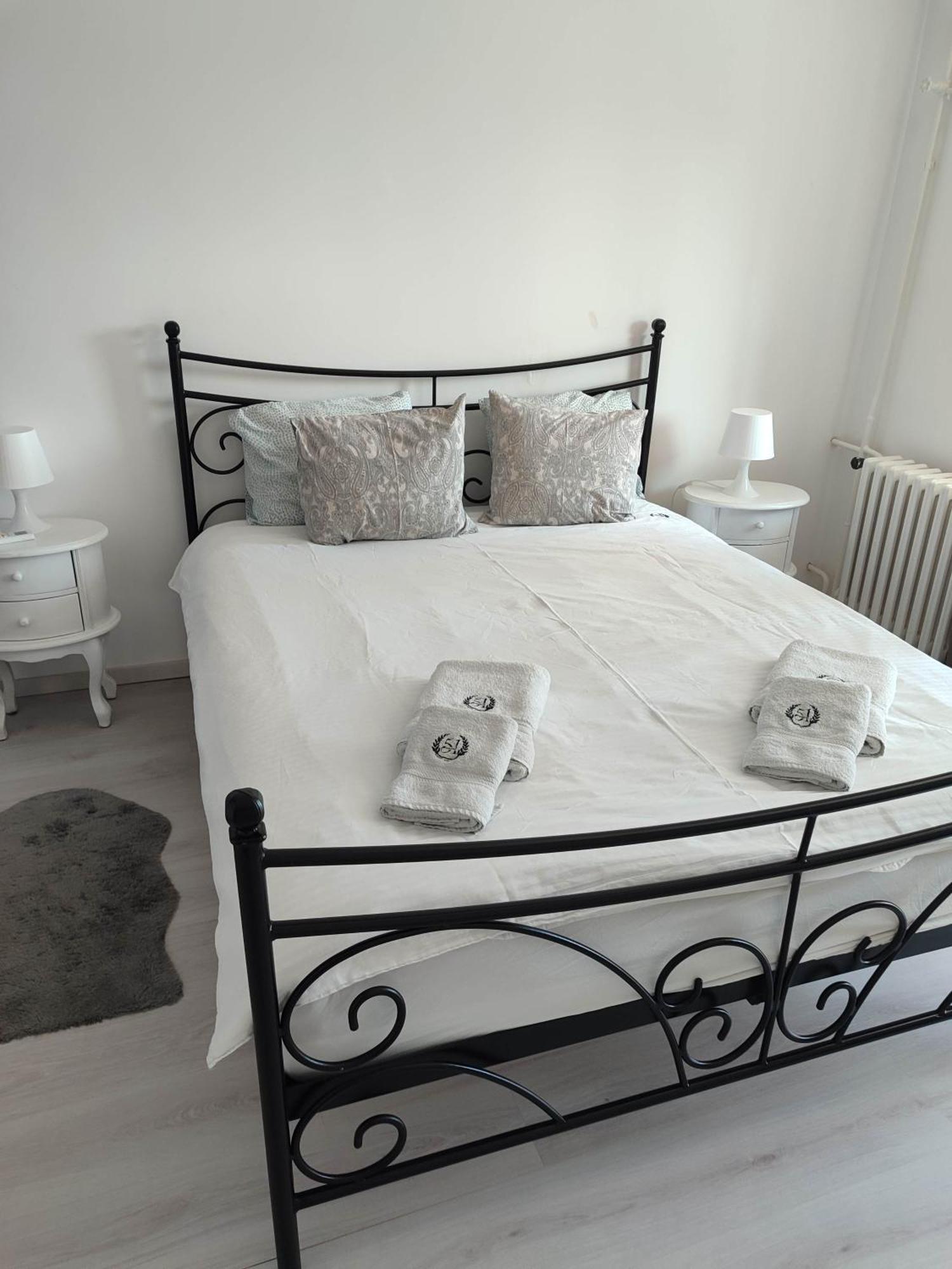Apartment 51 - Bright, Spacious, Lux 1 Bedroom In The Center - Stari Grad Belgrade